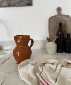 Carafe en terre vernissée