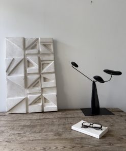 Alternative view of Grand panneau mural en plâtre – relief géométrique moderniste