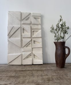 Grand panneau mural en plâtre – relief géométrique moderniste