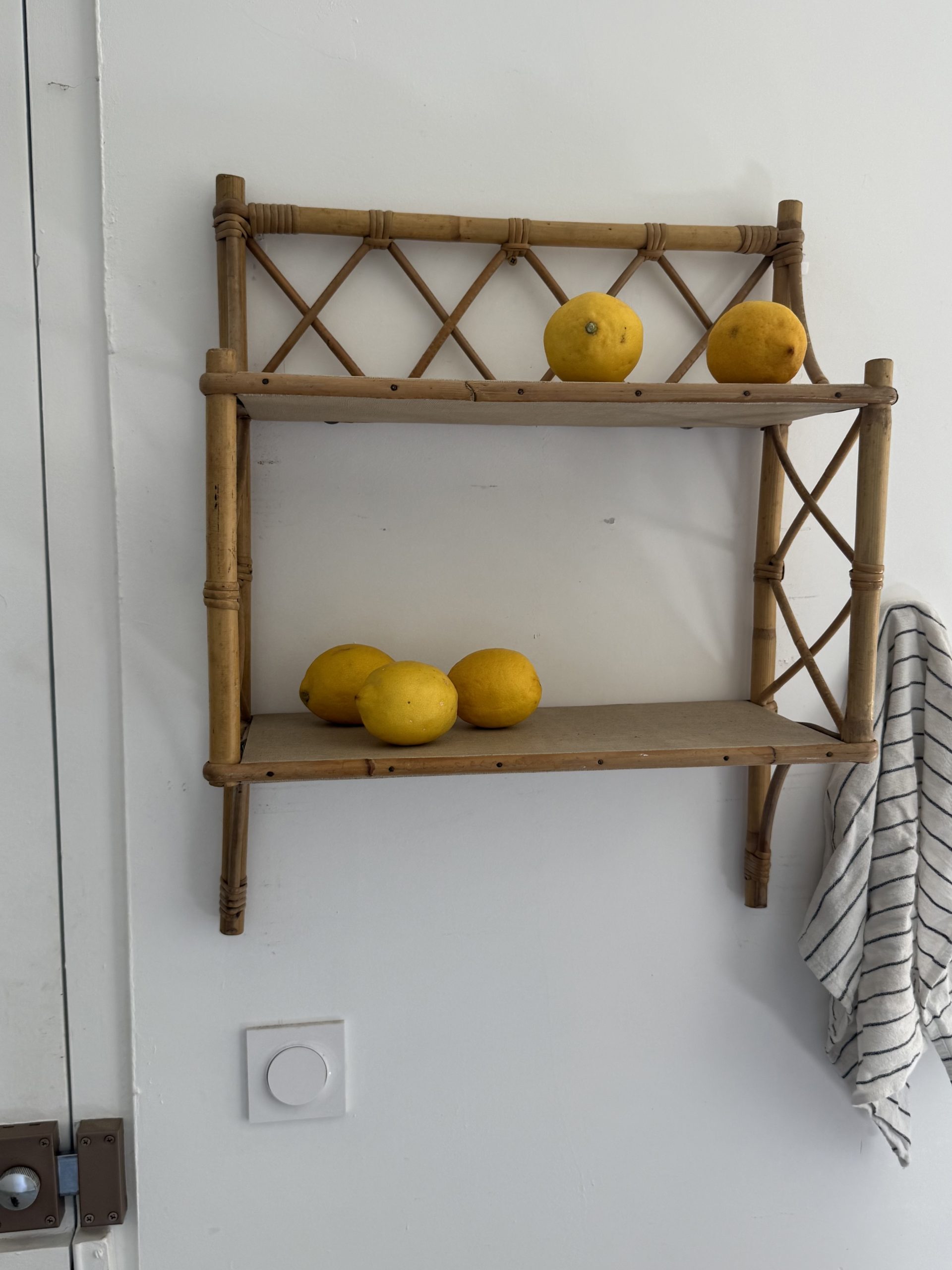 Étagère murale vintage en bambou et rotin – Image 7