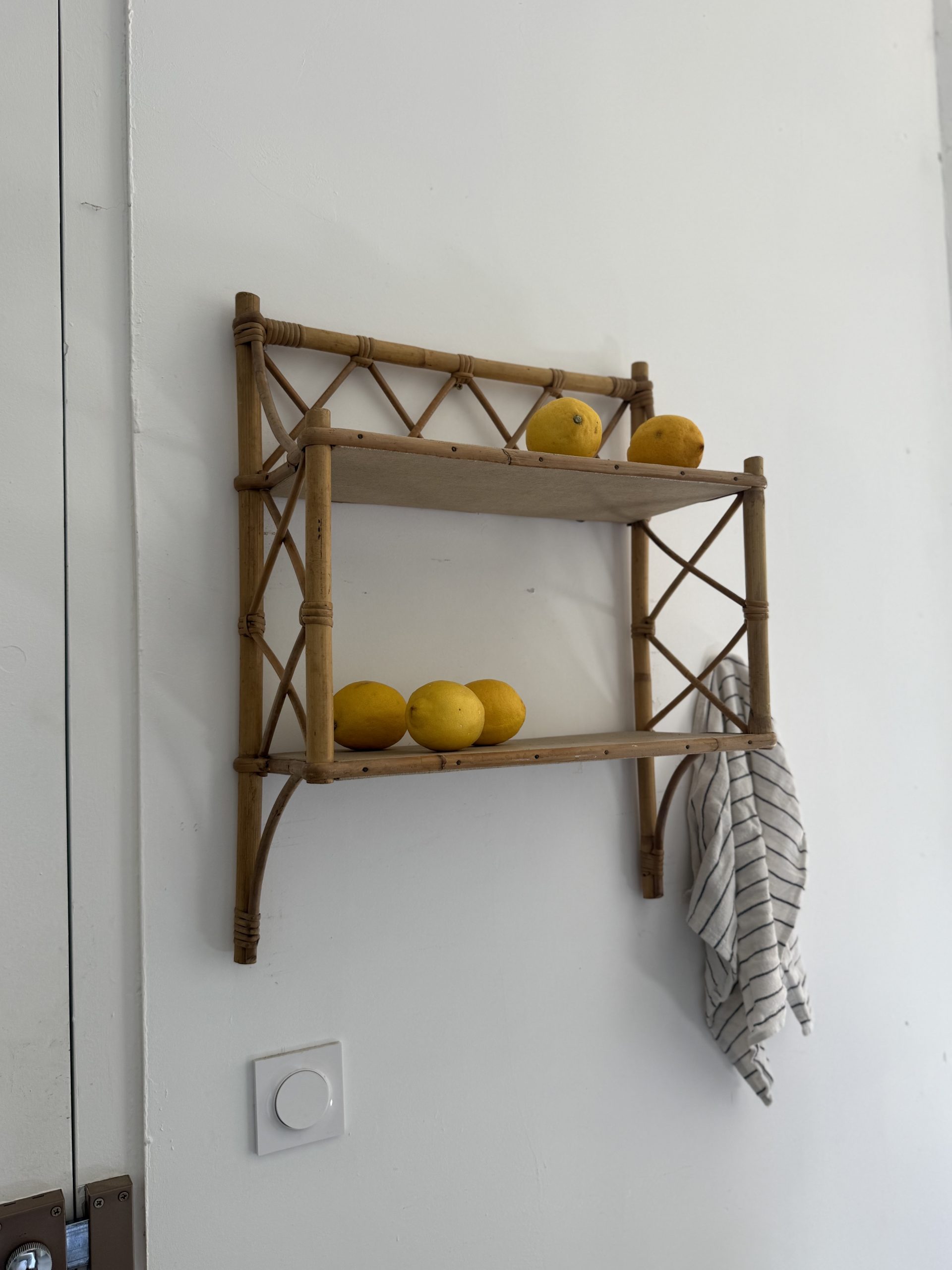 Étagère murale vintage en bambou et rotin – Image 6