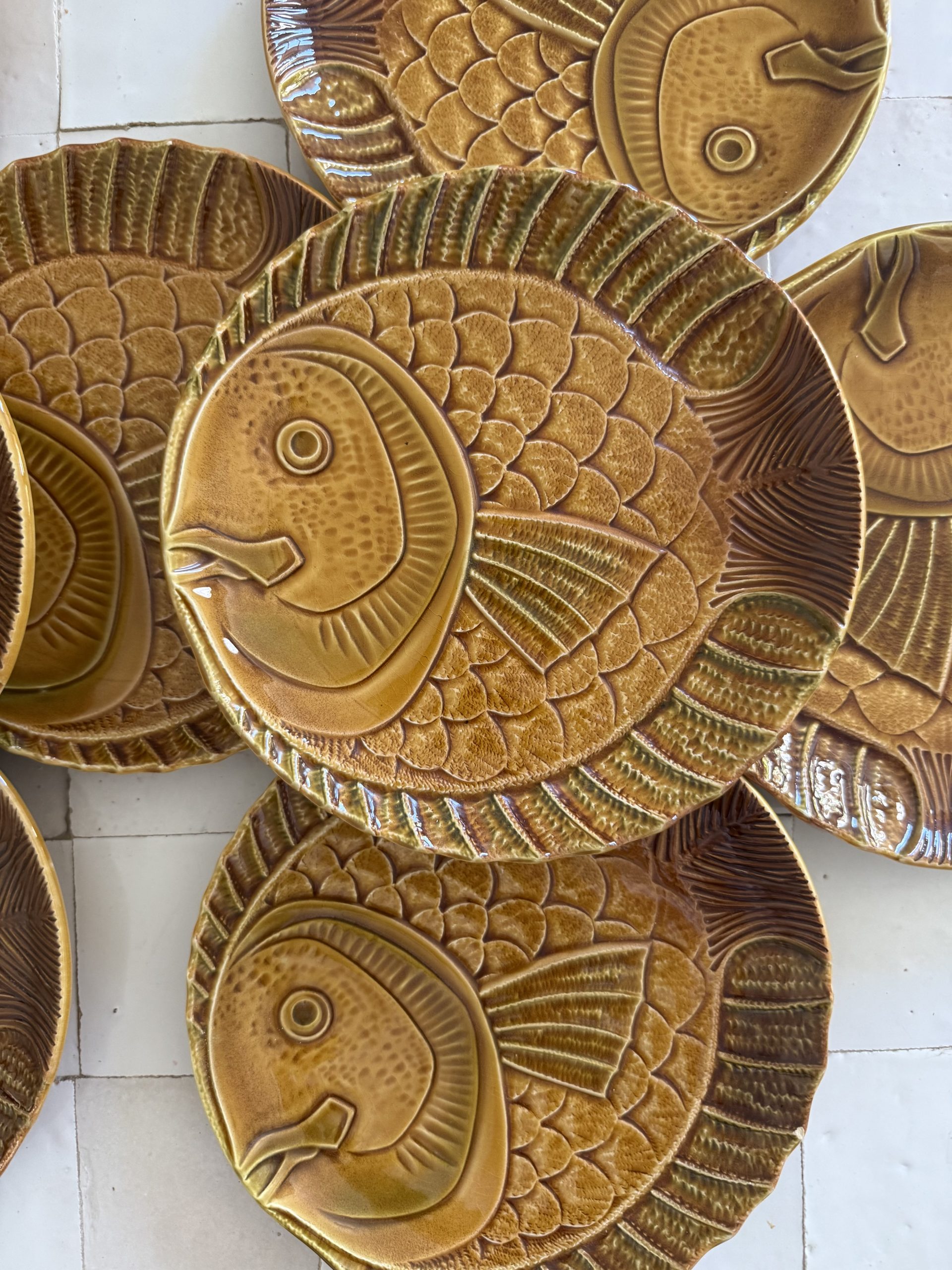 Superbe service poisson de Sarreguemines : 12 assiettes et 3 plats. – Image 3