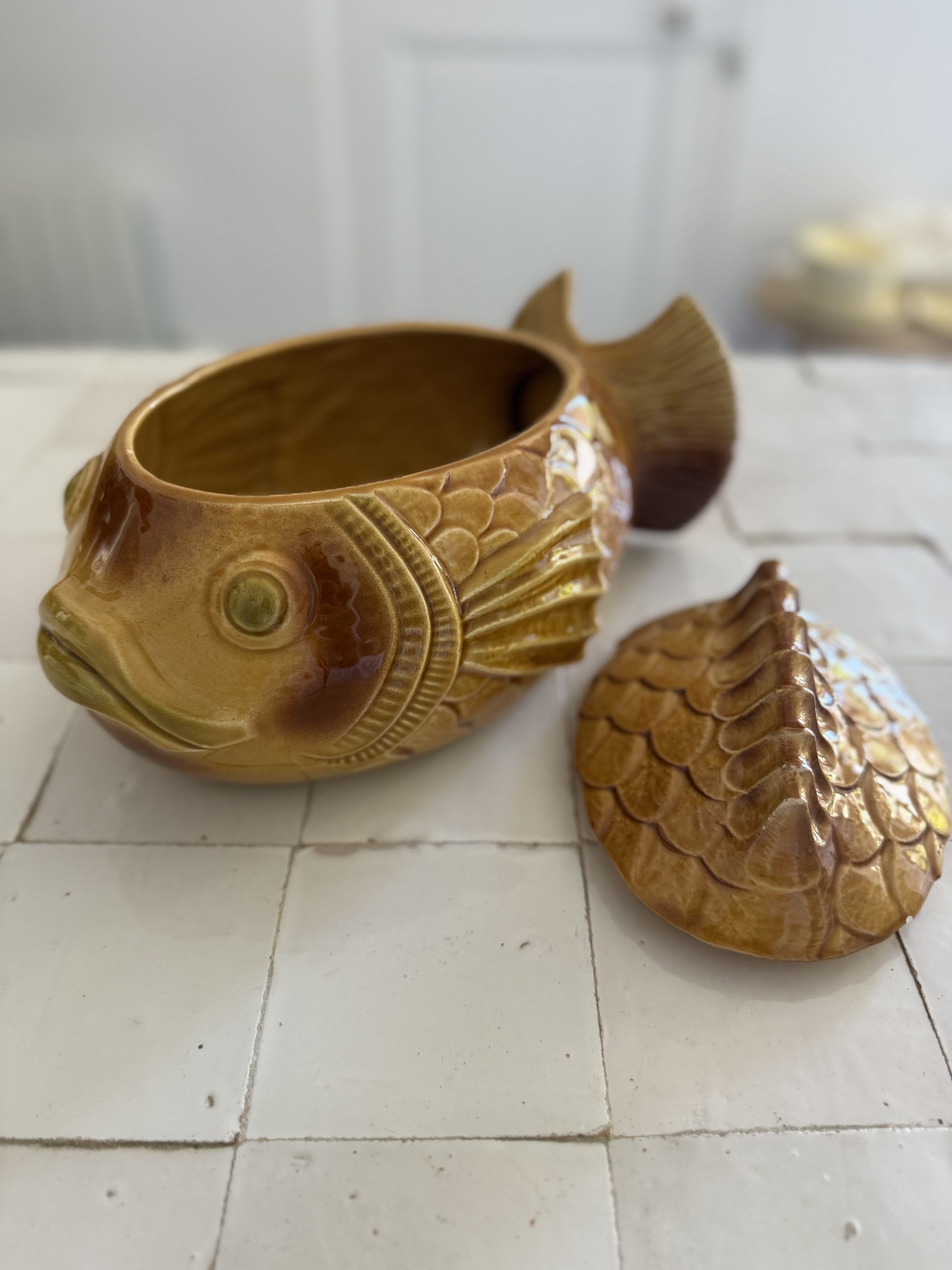 Superbe service poisson de Sarreguemines : 12 assiettes et 3 plats. – Image 10
