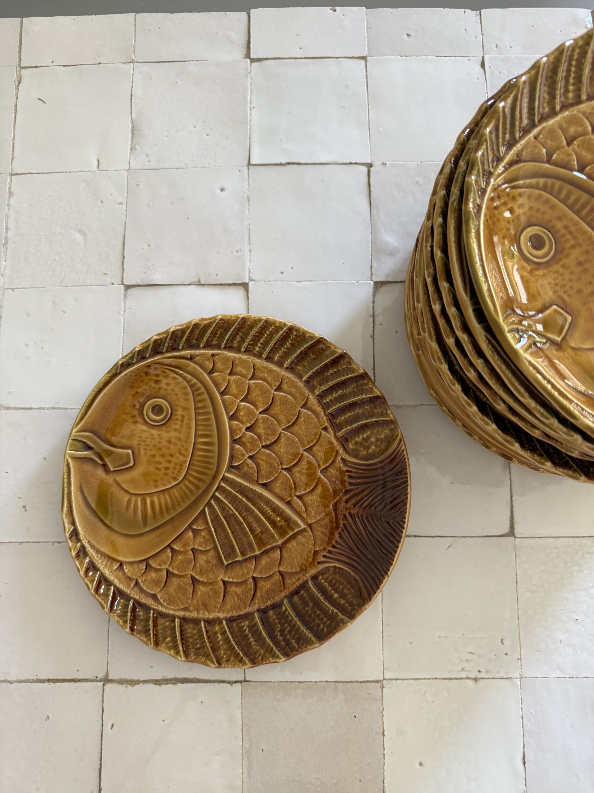 Superbe service poisson de Sarreguemines : 12 assiettes et 3 plats. – Image 13