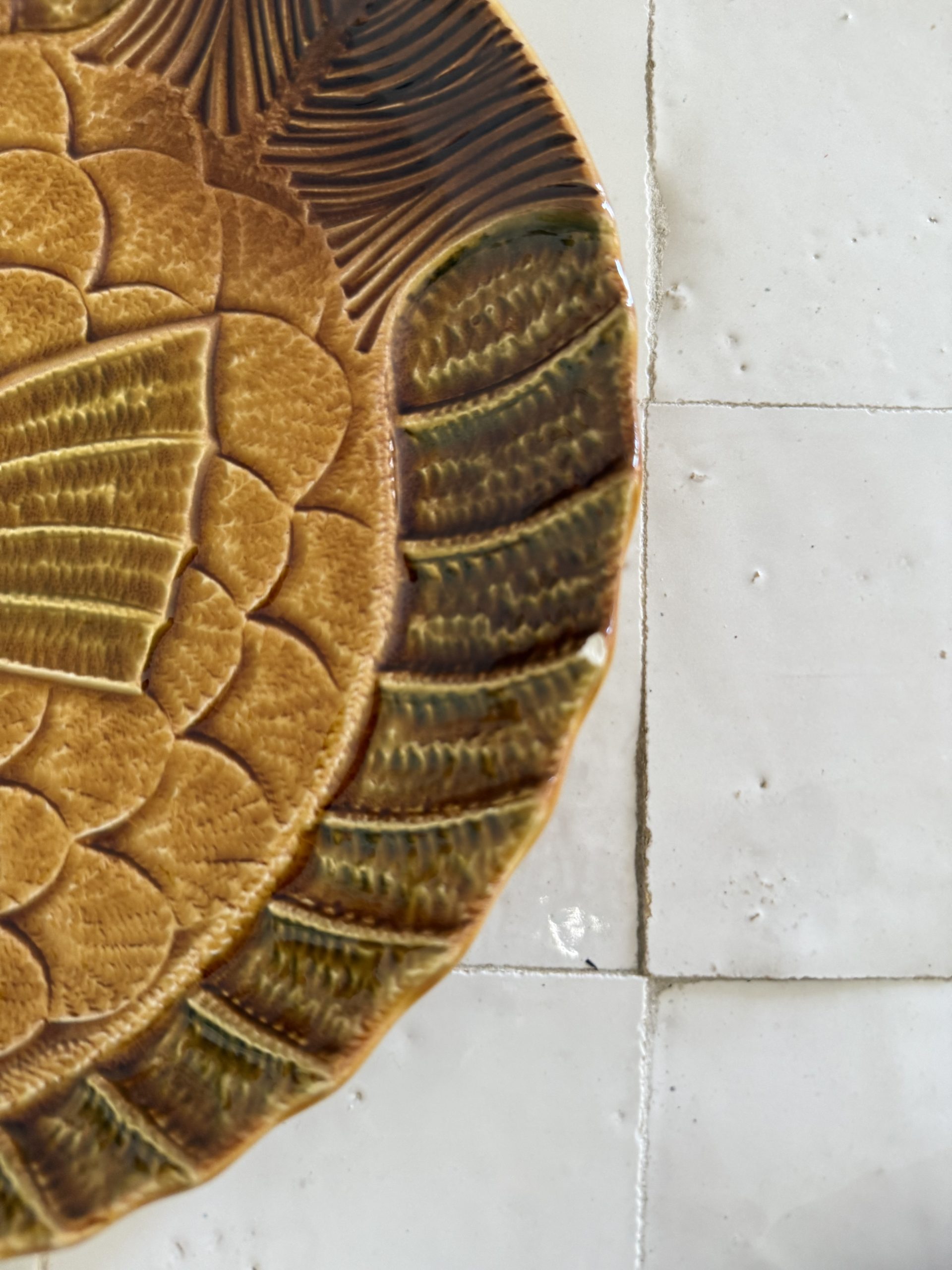 Superbe service poisson de Sarreguemines : 12 assiettes et 3 plats. – Image 15