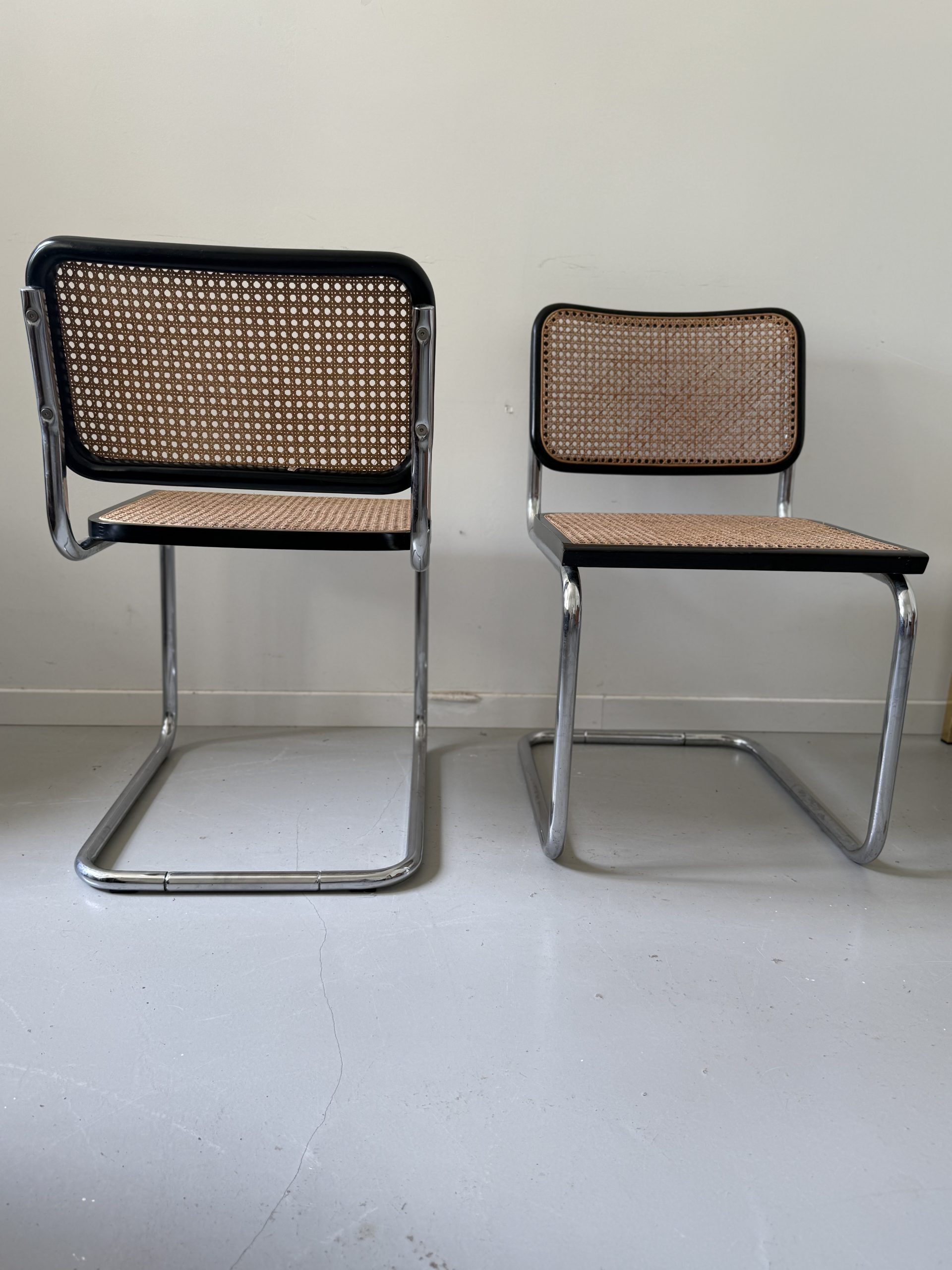 Paire de chaises modèle Cesca en cannage et métal chromé – Image 9