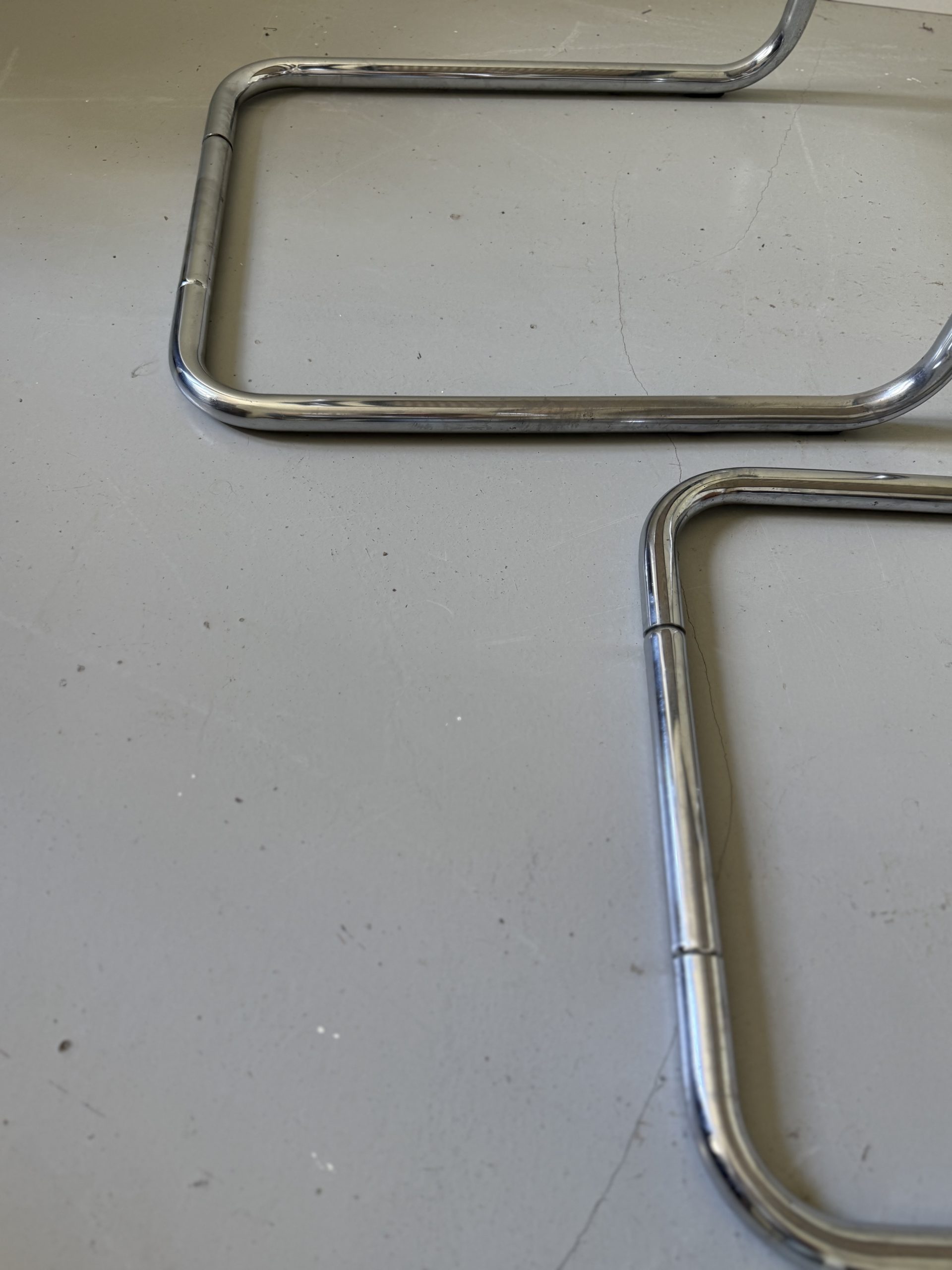 Paire de chaises modèle Cesca en cannage et métal chromé – Image 13