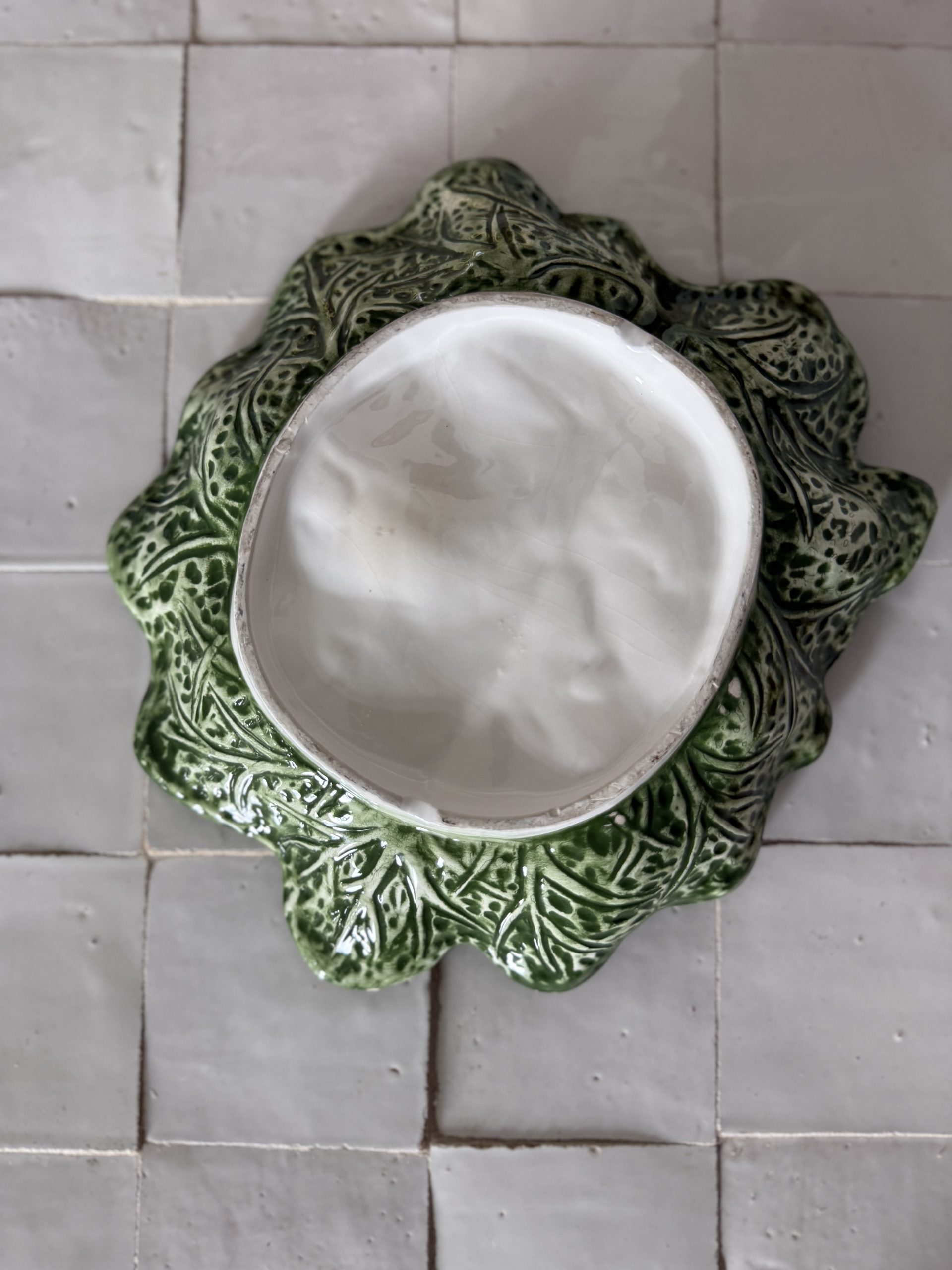 Plat feuille de chou en barbotine verte – Image 6