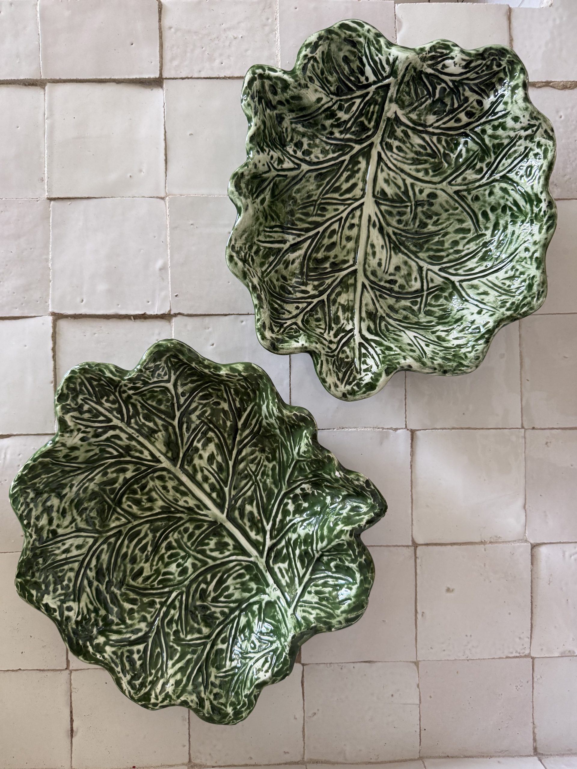 Plat feuille de chou en barbotine verte – Image 3